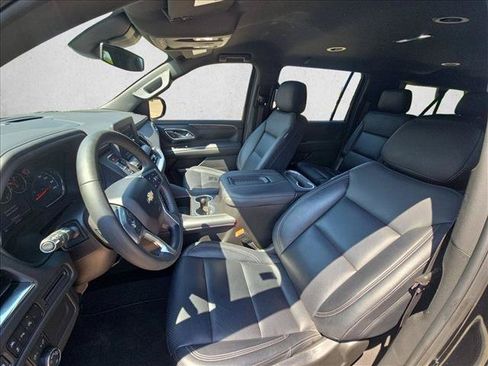 Used 2024 Chevrolet Suburban LS RWD image 15