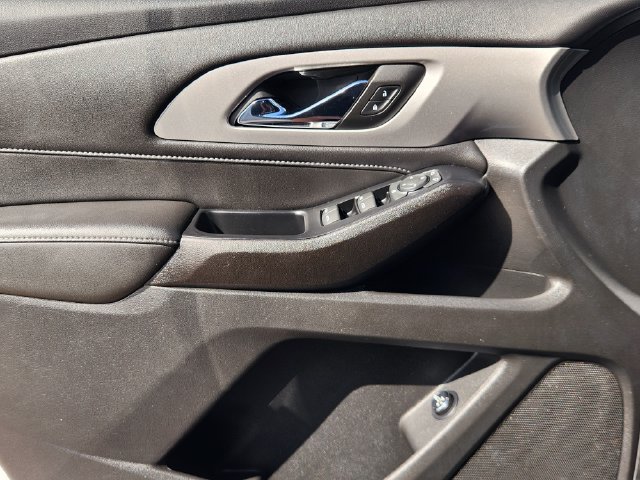Used 2023 Chevrolet Traverse LT FWD image 20