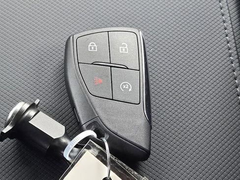 Used 2026 Chevrolet Equinox EV LT w/ LPO, All-Weather Mat Package FWD image 21