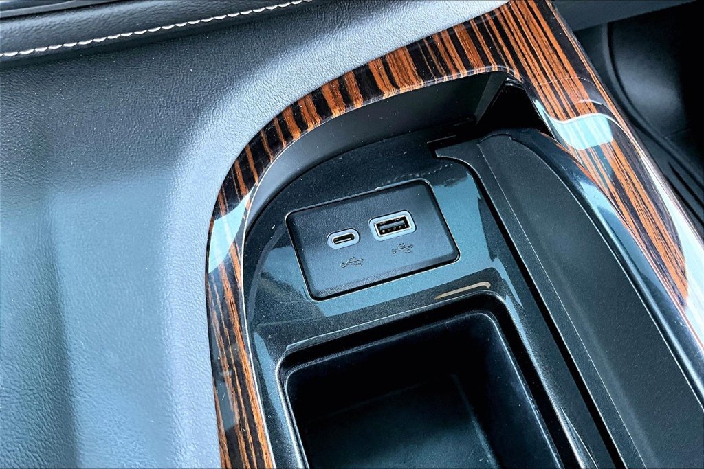 Used 2021 Cadillac Escalade Luxury AWD/4WD image 26