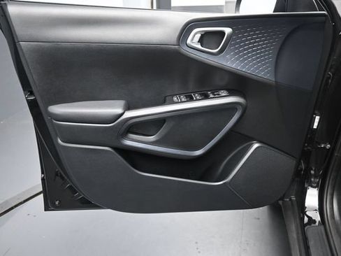 Used 2025 Kia Soul EX FWD image 20