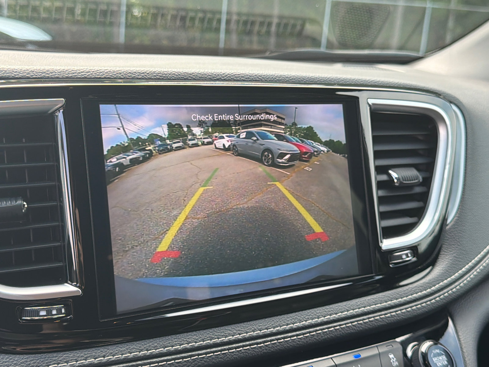 Used 2026 Chrysler Pacifica Limited FWD image 29