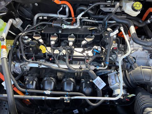 New 2025 Ford Maverick XLT w/ XLT Luxury Package image 21