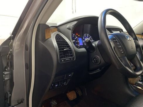 Used 2011 INFINITI QX56 2WD w/ Theater Pkg image 37