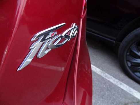 Used 2015 Ford Fiesta Titanium image 13