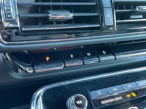 Used 2024 Lincoln Navigator L 4WD image 17