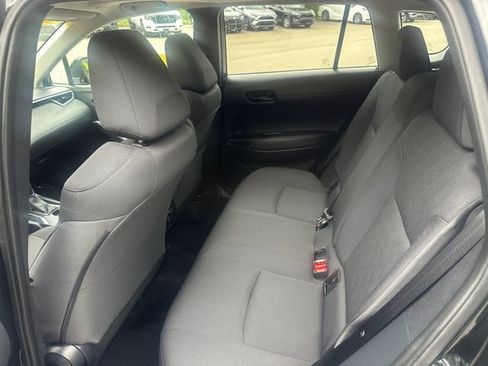 Used 2025 Toyota Corolla Cross LE w/ Moonroof Package AWD/4WD image 18