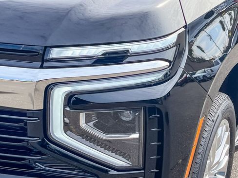 Used 2026 Chevrolet Suburban LS RWD image 7