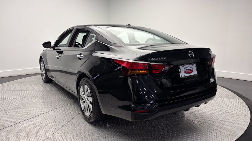 Used 2025 Nissan Altima 2.5 S FWD image 31