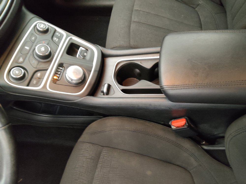 Used 2016 Chrysler 200 Limited FWD image 26