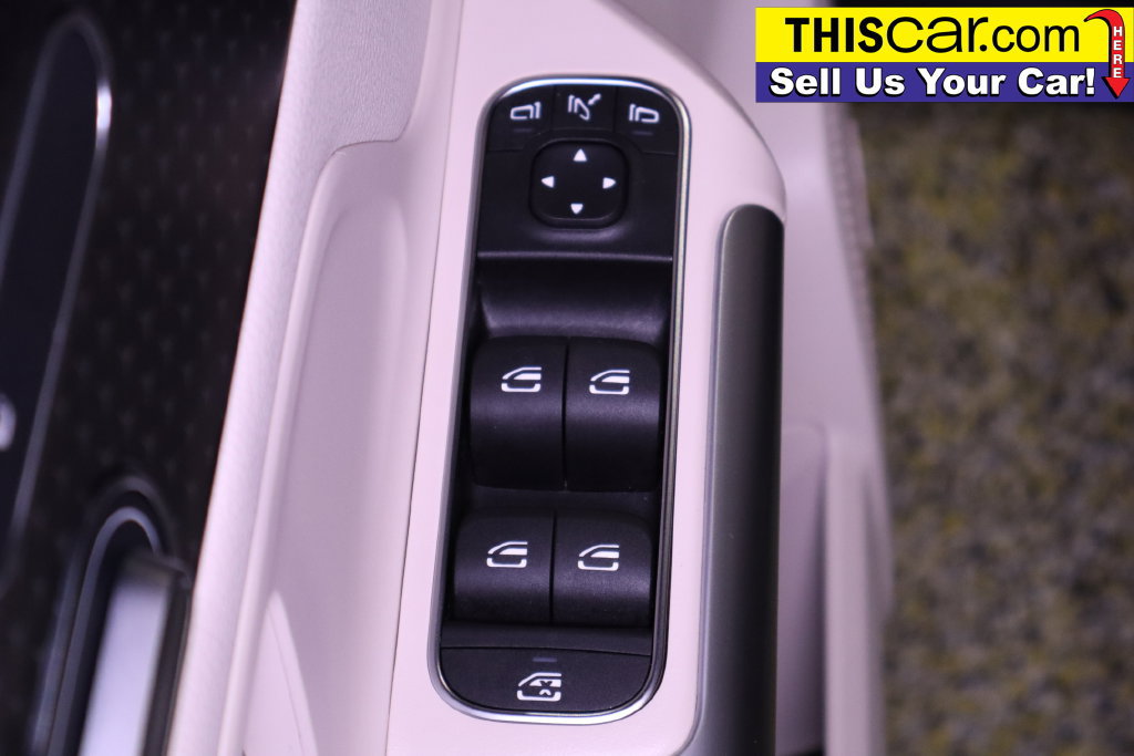 Used 2025 Mercedes-Benz GLA 250 image 37