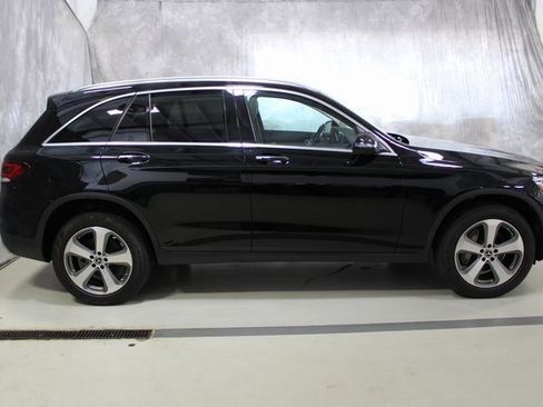 Used 2022 Mercedes-Benz GLC 300 4MATIC w/ Premium Package Lite image 2