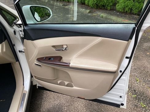 Used 2013 Toyota Venza Limited AWD/4WD image 27