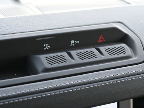 New 2026 Ford Bronco Outer Banks AWD/4WD image 22