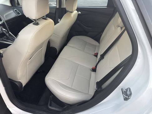 Used 2018 Ford Focus Titanium w/ Titanium Technology Package FWD image 11