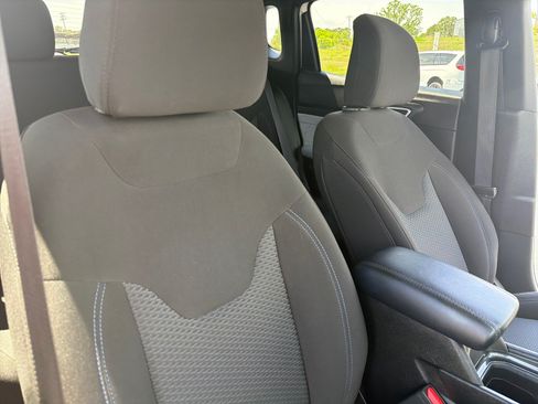 Used 2025 Jeep Compass Sport AWD/4WD image 16