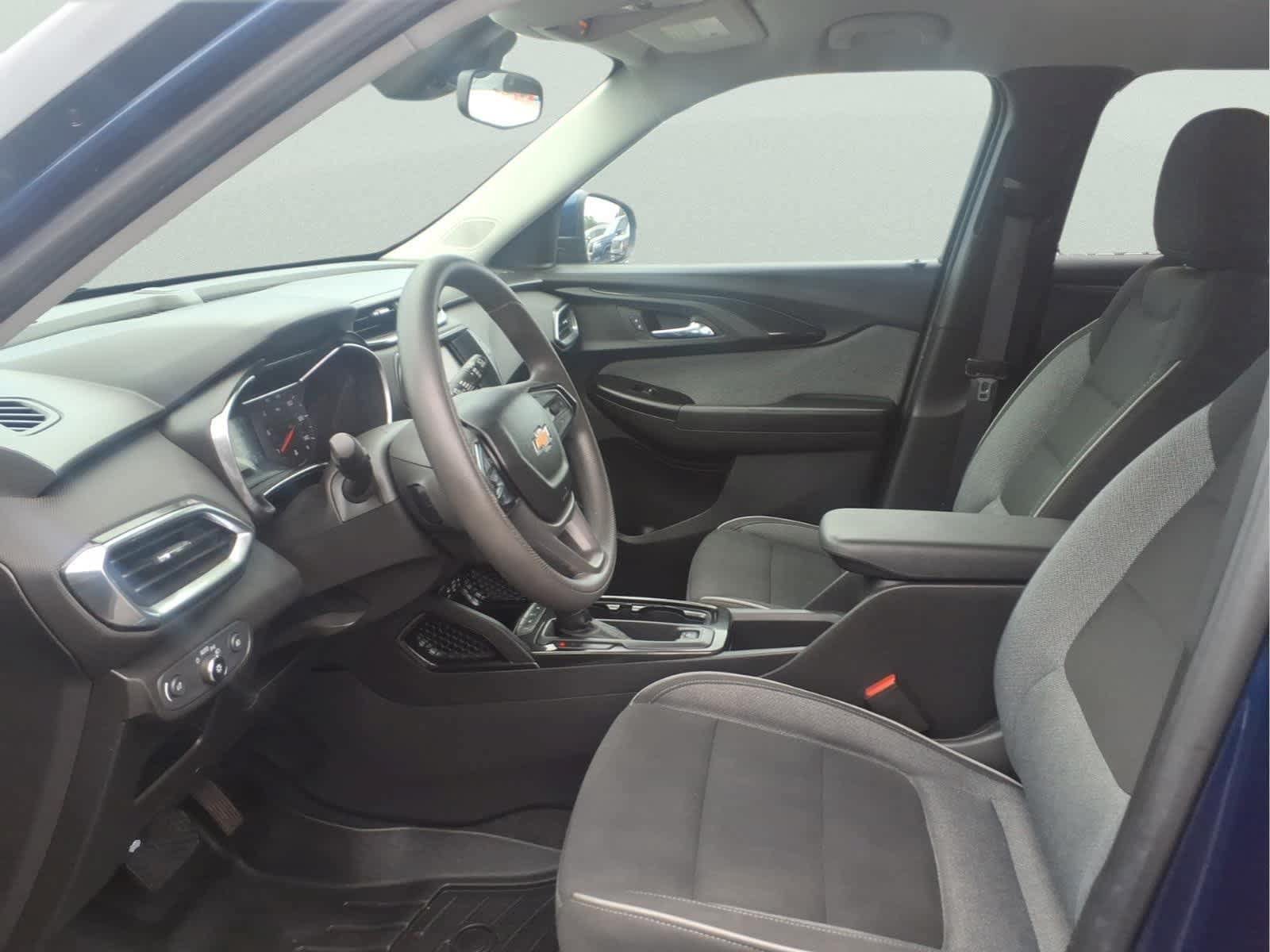 Used 2022 Chevrolet TrailBlazer LT AWD/4WD image 16