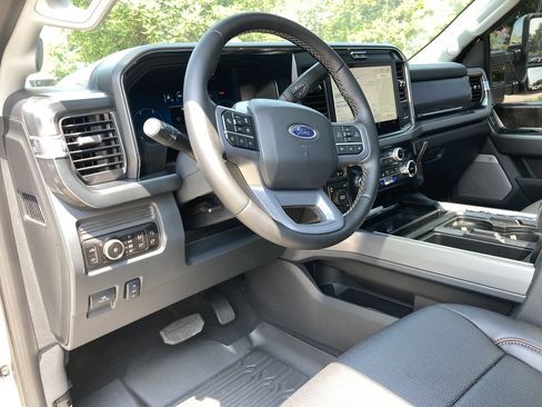 Used 2025 Ford F350 Lariat w/ Lariat Ultimate Package AWD/4WD image 21