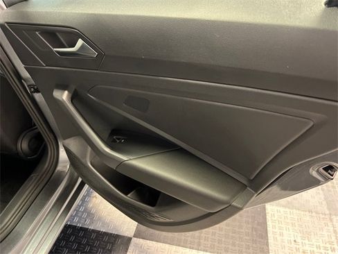Certified 2024 Volkswagen Jetta Sport image 13