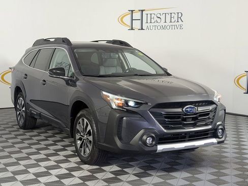 Used 2025 Subaru Outback Limited AWD/4WD image 2