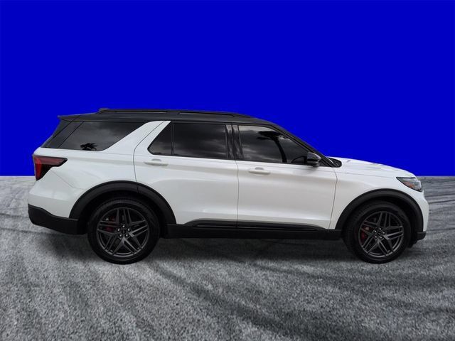 Certified 2025 Ford Explorer ST RWD image 3