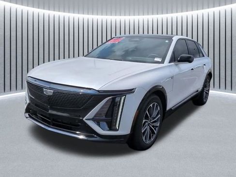 Used 2024 Cadillac Lyriq Sport AWD/4WD image 12