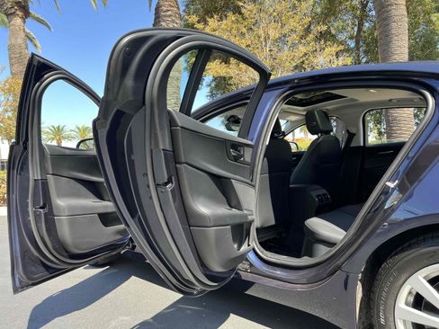 Used 2019 Jaguar XE image 66