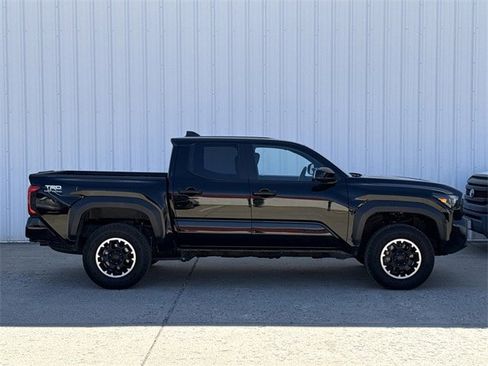 Used 2024 Toyota Tacoma TRD Off-Road image 3