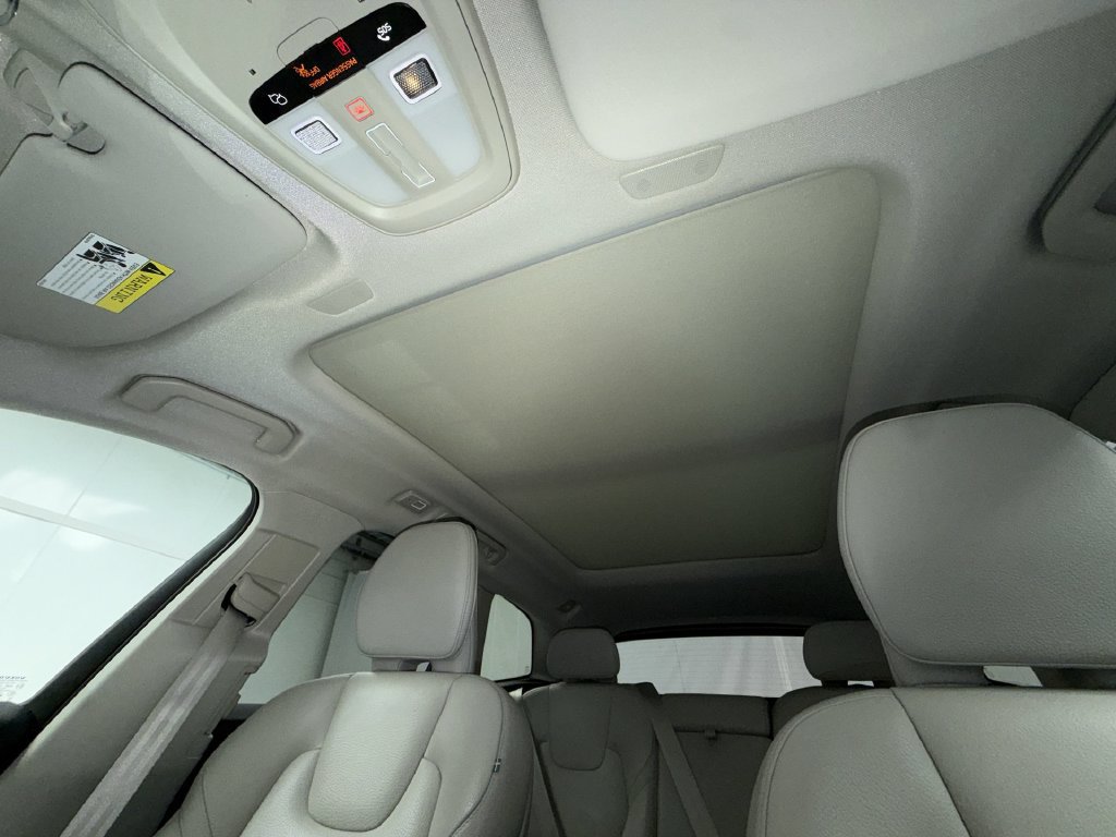 Used 2023 Volvo XC60 B5 Core w/ Climate Package AWD/4WD image 24