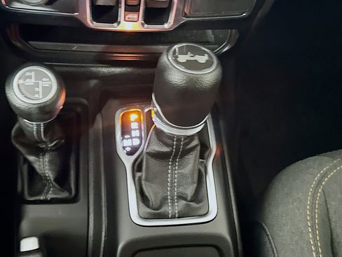 Used 2024 Jeep Wrangler Sport S w/ Convenience Group image 25