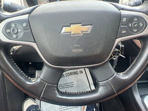 Used 2017 Chevrolet Colorado LT w/ Luxury Package, Chrome RWD image 10