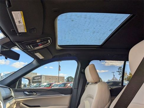 New 2025 Jeep Grand Cherokee Limited w/ Luxury Tech Group II image 26