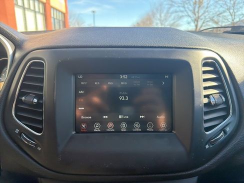 Used 2020 Jeep Compass Latitude w/ Cold Weather Group image 19