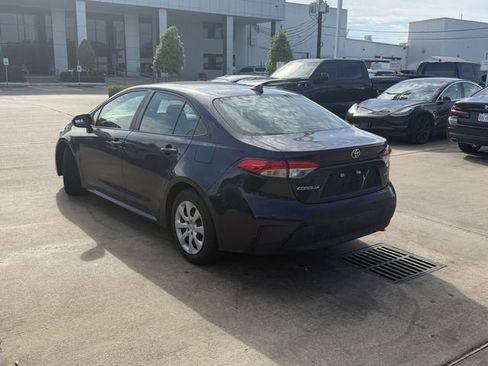 Used 2023 Toyota Corolla LE image 7