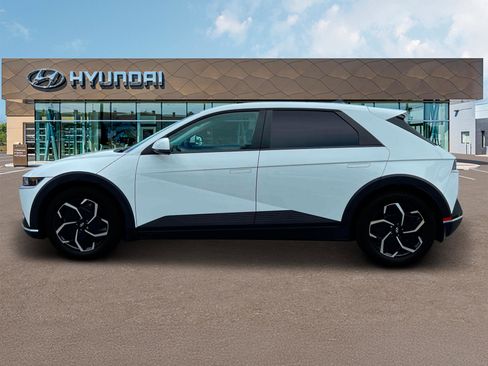 Used 2024 Hyundai Ioniq 5 SEL image 3