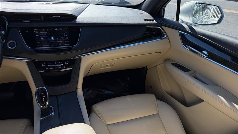 Used 2019 Cadillac XT5 FWD image 19