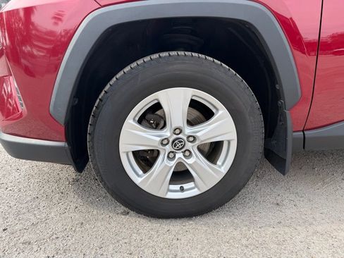 Used 2020 Toyota RAV4 XLE w/ Convenience Package image 9