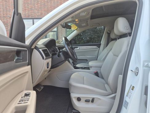 Used 2019 Volkswagen Atlas SE w/ Panoramic Sunroof Package AWD/4WD image 11