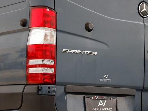 Used 2018 Mercedes-Benz Sprinter 2500 image 29