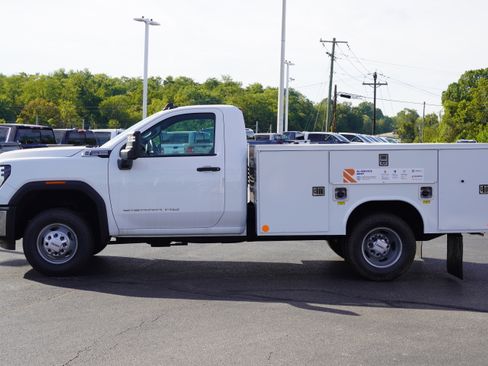 New 2025 GMC Sierra 3500 Pro w/ Convenience Package image 4