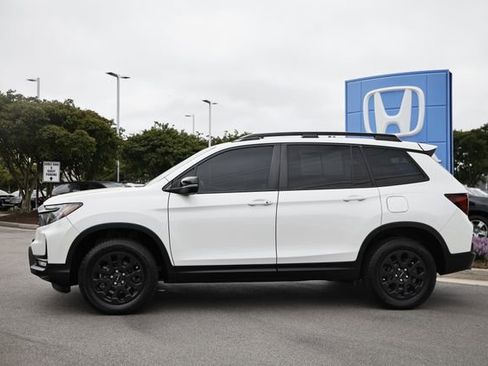 Used 2023 Honda Passport TrailSport image 4