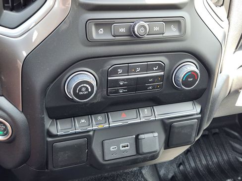 New 2025 Chevrolet Silverado 1500 W/T w/ WT Value Package AWD/4WD image 19