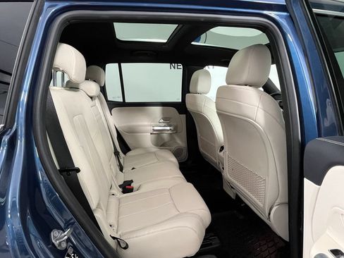 Used 2021 Mercedes-Benz GLB 250 4MATIC image 23