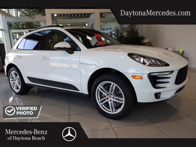 Used 2018 Porsche Macan AWD/4WD image 1