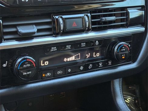 Used 2023 Nissan Pathfinder SL w/ SL Premium Package image 17