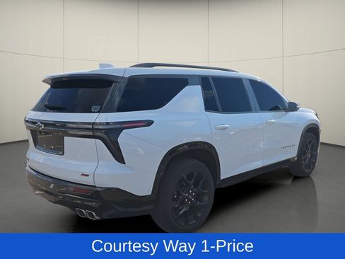 Used 2026 Chevrolet Traverse RS w/ LPO, Floor Liner Package FWD image 9