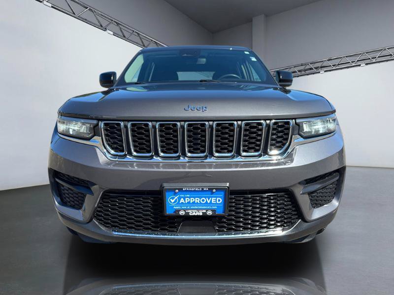Used 2023 Jeep Grand Cherokee Laredo AWD/4WD image 10