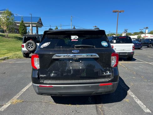 Used 2020 Ford Explorer XLT w/ Comfort Package AWD/4WD image 6