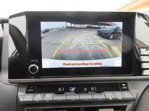 Used 2025 Toyota Camry LE image 17