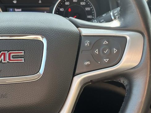 Used 2020 GMC Acadia SLE w/ Driver Convenience Package image 17